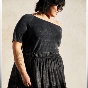 Torrid mineral acid wash off shoulder super soft tee. NWT